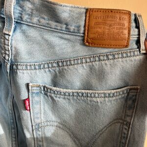 Levi's High Rise Light Blue Jeans